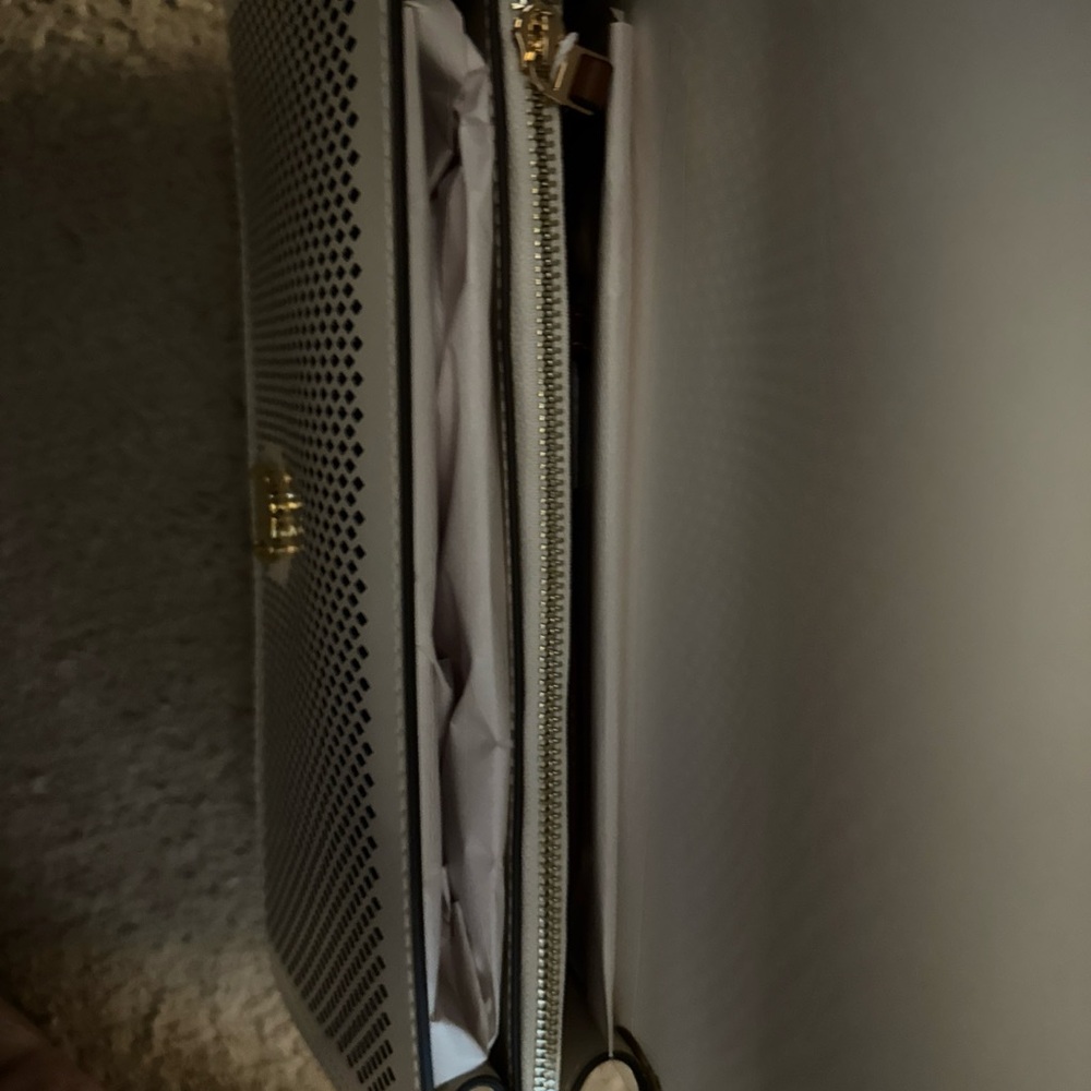 NWT Tory Burch Light Cream Perforated Convertible Crossbody Bag - Picture 5 of 7
